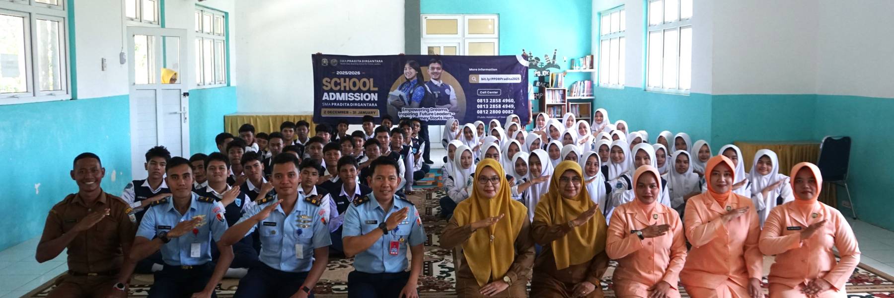 Foto Bersama SMA PRADITA DIRGANTARA