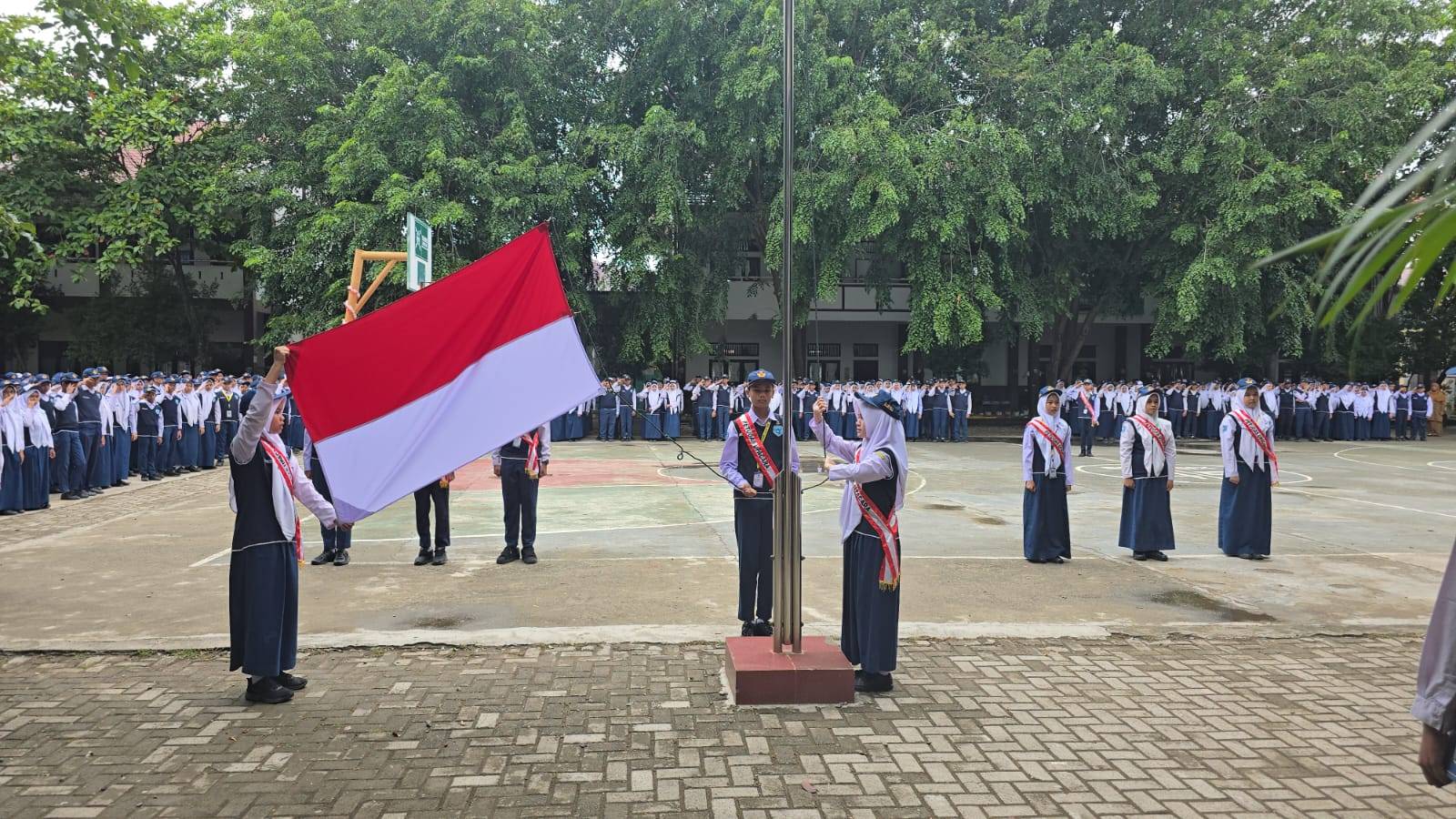 Upacara Bendera Senin